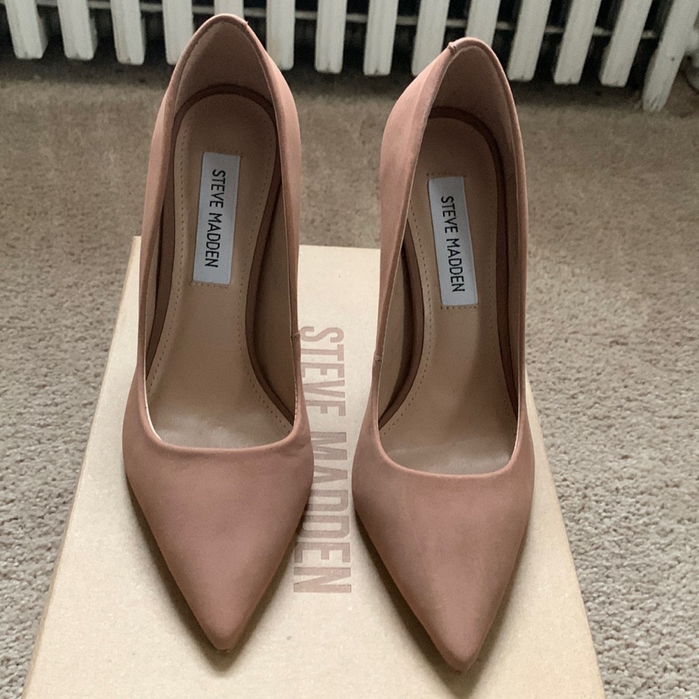 Brand new !!! Steve Madden VALA Tan Nubuck Pumps